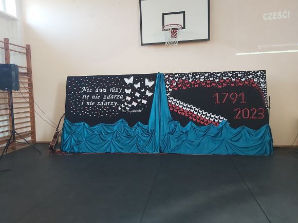 Rocznica uchwalenia Konstytucji 3- go Maja oraz pożegnanie klas maturalnych